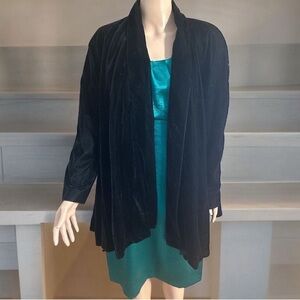 VINTAGE DAVE & JOHNNY MED BLACK VELVET EVENING FORMAL LONG SLEEVE SWING JACKET.